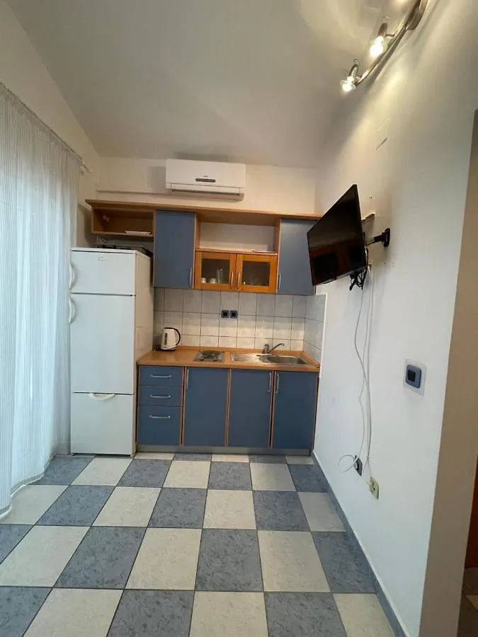 Apartmani Leskovar Mandre 0*,
