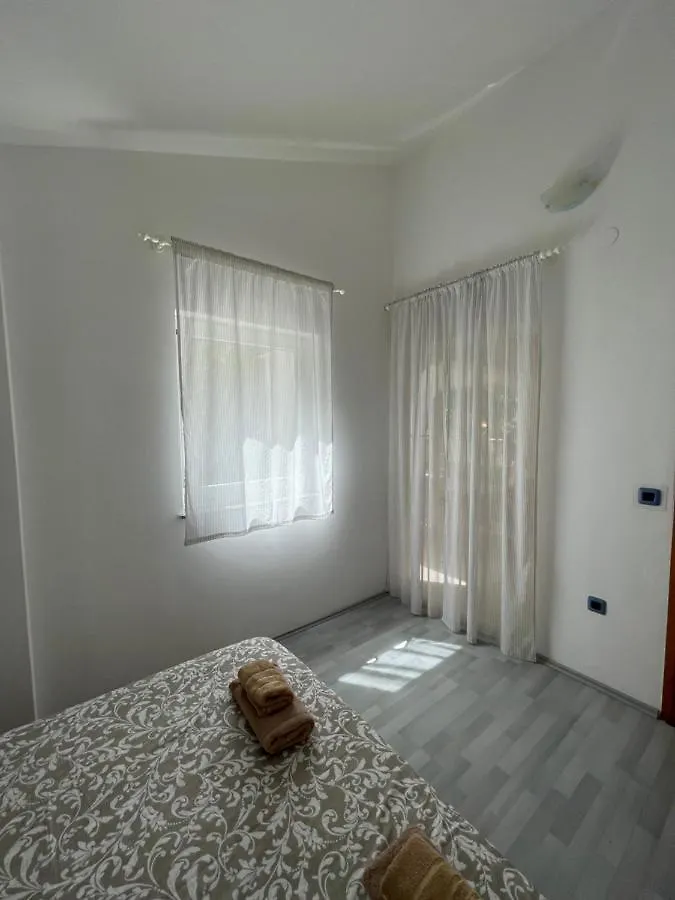Lägenhet Apartmani Leskovar Mandre