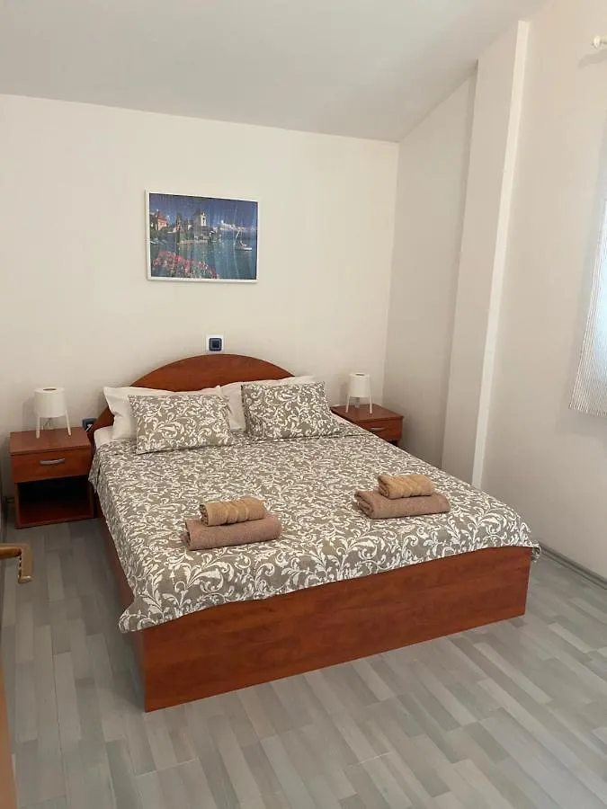 Apartment Apartmani Leskovar Mandre